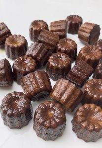 Lớp trực tiếp bánh Cannelé